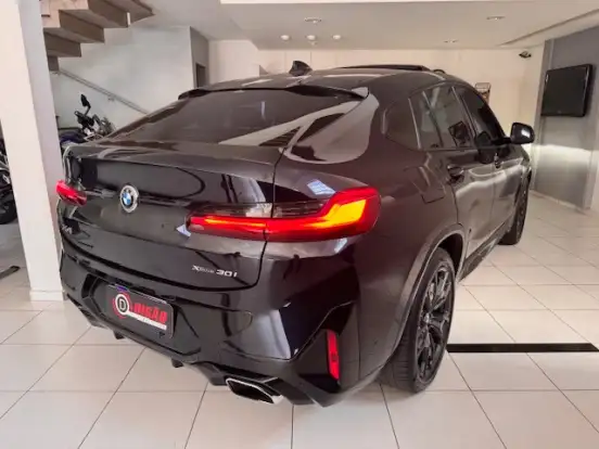 BMW-X4-2022