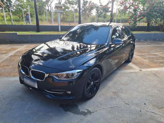 BMW-320i-2017