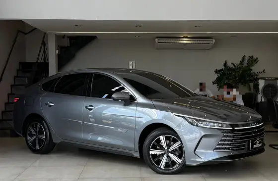 BYD KING 1.5 DM-I PHEV GS AUTOMÁTICO BYD KING 1.5 DM-I PHEV GS AUTOMÁTICO