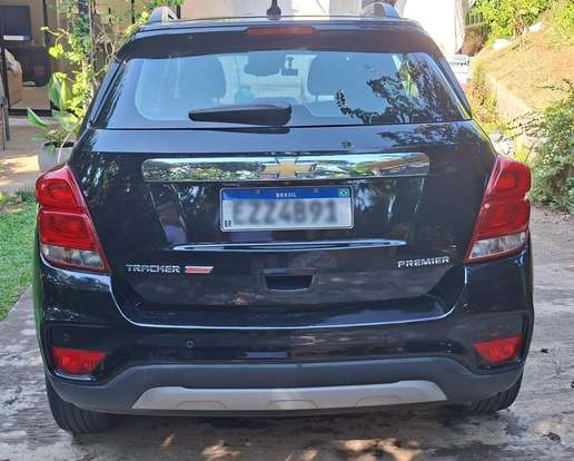 CHEVROLET-TRACKER-2019