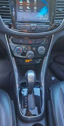 CHEVROLET-TRACKER-2019