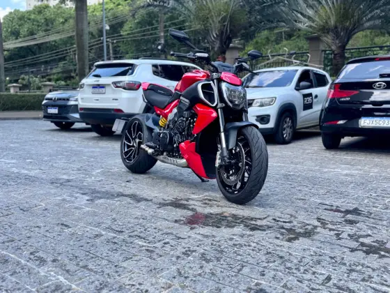DUCATI DIAVEL V4 