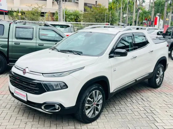 FIAT TORO 2.0 16V TURBO DIESEL VOLCANO 4WD AT9