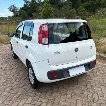 FIAT UNO 1.0 EVO VIVACE 8V FLEX 4P MANUAL