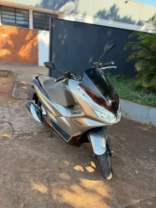 Comprar Moto Honda Pcx Usada, Seminova ou Nova 0km | Ofertas em todo o ...