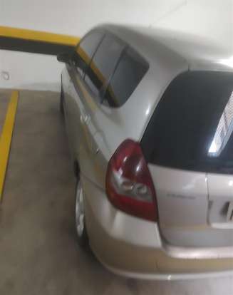 HONDA-FIT-2005