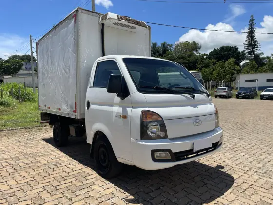 HYUNDAI HR 2.5 LONGO SEM CAÇAMBA 4X2 16V 130CV TURBO INTERCOOLER DIESEL 2P MANUAL