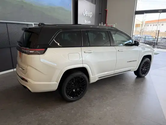 JEEP-COMMANDER-2.0 HURRICANE 4 TURBO GASOLINA BLACKHAWK AT9 JEEP-COMMANDER-2025