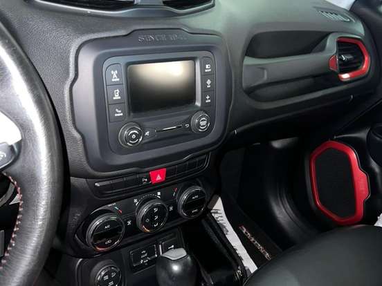 JEEP-RENEGADE-2.0 16V TURBO DIESEL TRAILHAWK 4P 4X4 AUTOMÁTICO JEEP-RENEGADE-2015