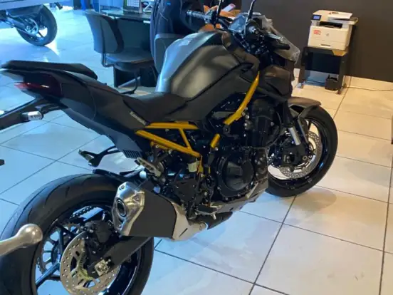 KAWASAKI-Z900 KAWASAKI-Z900-2026