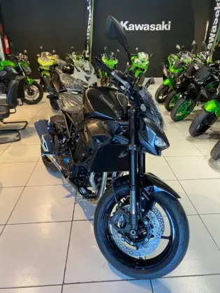 KAWASAKI Z900 