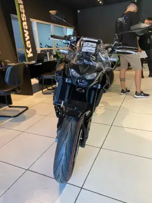 KAWASAKI-Z900-2026