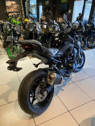 KAWASAKI-Z900 KAWASAKI-Z900-2026