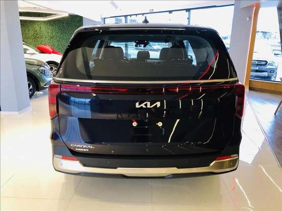 KIA-CARNIVAL-2024