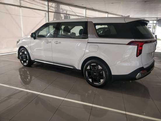 KIA-CARNIVAL-2024