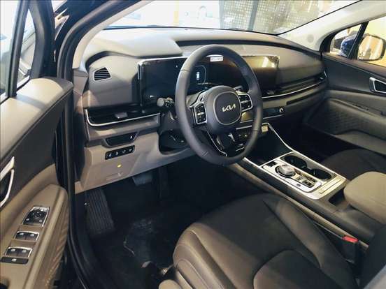 KIA-CARNIVAL-2024
