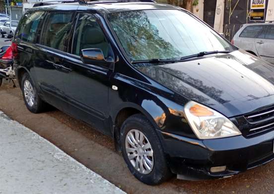 KIA-CARNIVAL-2009