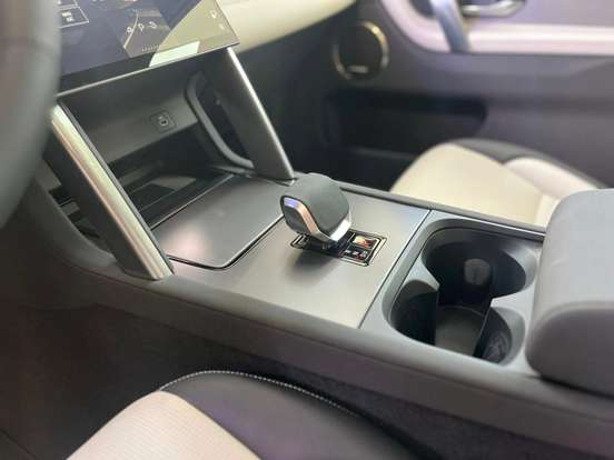 LAND ROVER-DISCOVERY SPORT-2024