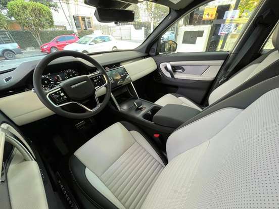 LAND ROVER-DISCOVERY SPORT-2024