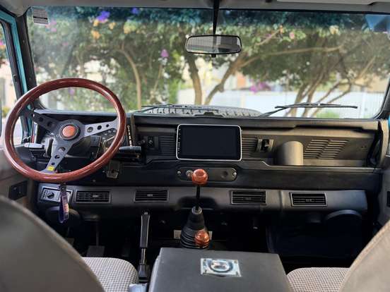 LAND ROVER-DEFENDER-1997
