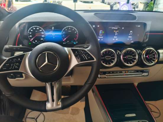 MERCEDES-BENZ-GLB 220-2.0 MHEV PROGRESSIVE 4MATIC 8G-DCT MERCEDES-BENZ-GLB 220-2025