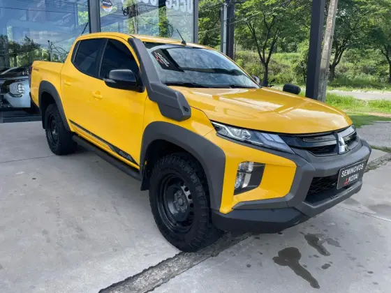 MITSUBISHI L200 TRITON 2.4 16V TURBO DIESEL SPORT SAVANA CD 4P 4X4 AUTOMÁTICO