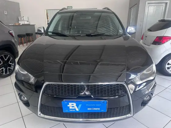 MITSUBISHI OUTLANDER 3.0 4X4 V6 24V GASOLINA 4P AUTOMÁTICO