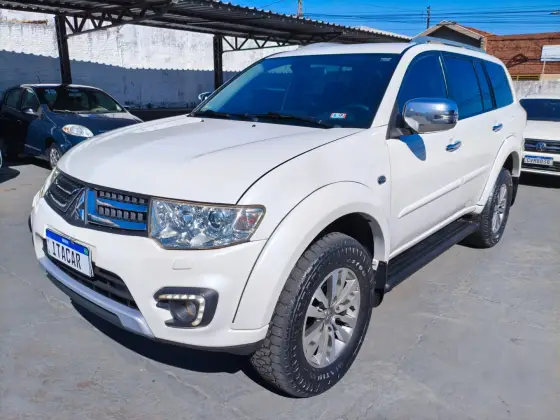 MITSUBISHI PAJERO 3.2 HPE 4X4 7 LUGARES 16V TURBO INTERCOOLER DIESEL 4P AUTOMÁTICO