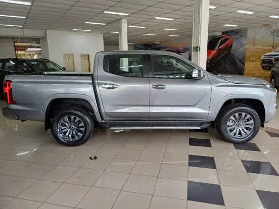 MITSUBISHI-TRITON-2.4 BITURBO DIESEL CD HPE-S 4X4 AUTOMÁTICO MITSUBISHI-TRITON-2025