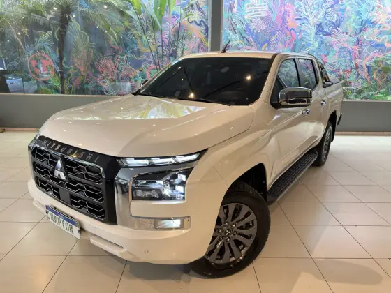 MITSUBISHI TRITON 2.4 BITURBO DIESEL CD HPE-S 4X4 AUTOMÁTICO