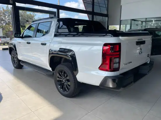MITSUBISHI-TRITON-2.4 BITURBO DIESEL CD KATANA 4X4 AUTOMÁTICO MITSUBISHI-TRITON-2025