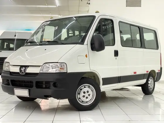 PEUGEOT BOXER 2.3 HDI 330 FURGÃO CURTO 8V DIESEL 3P MANUAL