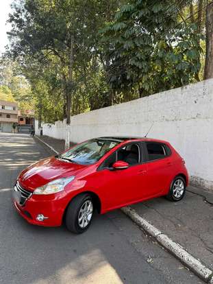PEUGEOT-208-2015