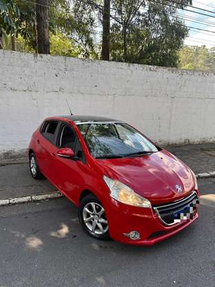 PEUGEOT-208-2015