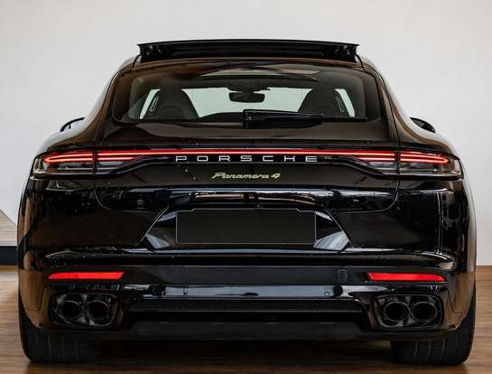 PORSCHE-PANAMERA-2022