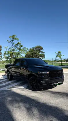 RAM 1500 3.0 HURRICANE 6 BITURBO GASOLINA LARAMIE NIGHT EDITION CD 4X4 AUTOMÁTICO