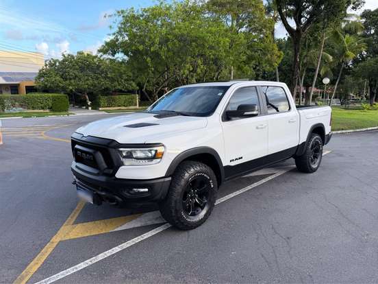 RAM-1500-5.7 V8 GASOLINA REBEL CD 4X4 AUTOMÁTICO RAM-1500-2022