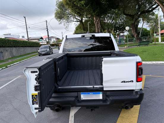 RAM-1500-5.7 V8 GASOLINA REBEL CD 4X4 AUTOMÁTICO RAM-1500-2022