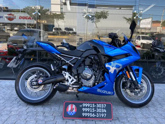 SUZUKI GSX-8R 