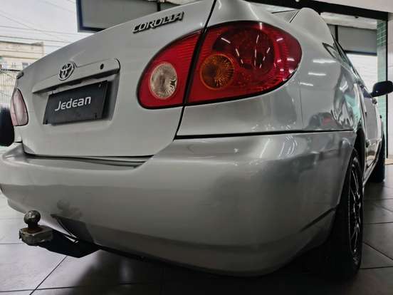 TOYOTA-COROLLA-2004