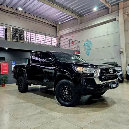 TOYOTA HILUX 2.8 D-4D TURBO DIESEL CD POWER PACK 4X4 MANUAL