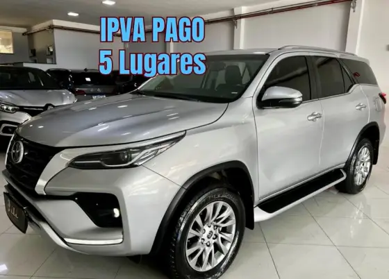 TOYOTA HILUX SW4 2.8 D-4D TURBO DIESEL SRX 4X4 AUTOMÁTICO