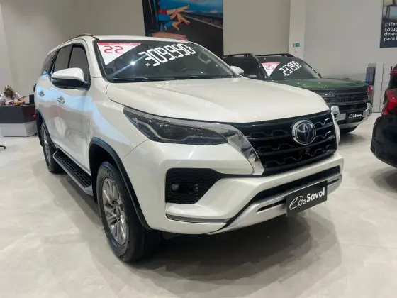TOYOTA HILUX SW4 2.8 D-4D TURBO DIESEL SRX 7L 4X4 AUTOMÁTICO