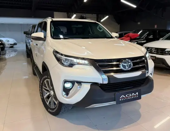 TOYOTA HILUX SW4 2.8 SRX 4X4 16V TURBO INTERCOOLER DIESEL 4P AUTOMÁTICO
