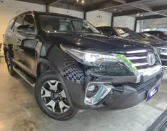 TOYOTA HILUX SW4 2.8 SRX DIAMOND 4X4 7 LUGARES 16V TURBO INTERCOOLER DIESEL 4P AUTOMÁTICO TOYOTA HILUX SW4 2.8 SRX DIAMOND 4X4 7 LUGARES 16V TURBO INTERCOOLER DIESEL 4P AUTOMÁTICO