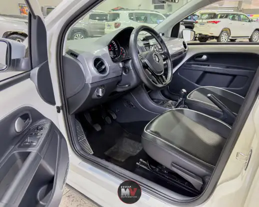 VOLKSWAGEN-UP-1.0 TSI MOVE UP 12V FLEX 4P MANUAL VOLKSWAGEN-UP-2017
