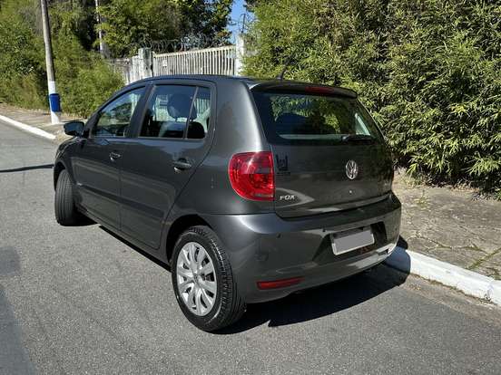 VOLKSWAGEN-FOX-1.6 MI 8V FLEX 4P AUTOMATIZADO VOLKSWAGEN-FOX-2013