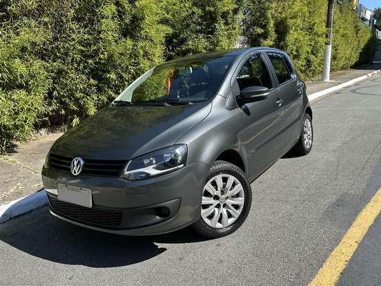 VOLKSWAGEN-FOX-1.6 MI 8V FLEX 4P AUTOMATIZADO VOLKSWAGEN-FOX-2013
