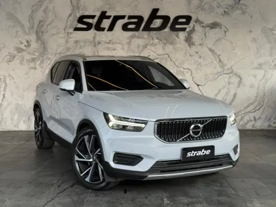 VOLVO XC40 2.0 T5 GASOLINA MOMENTUM AWD GEARTRONIC