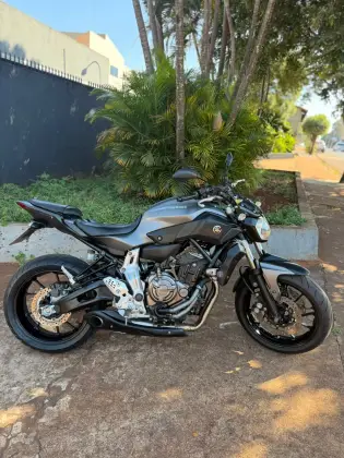 YAMAHA MT-07 